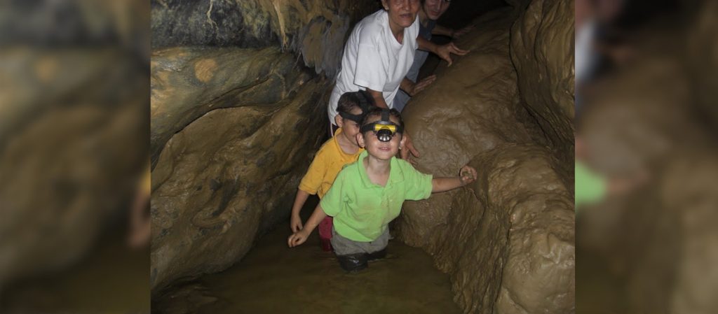 descubre un mundo subterráneo en la cueva antigua
